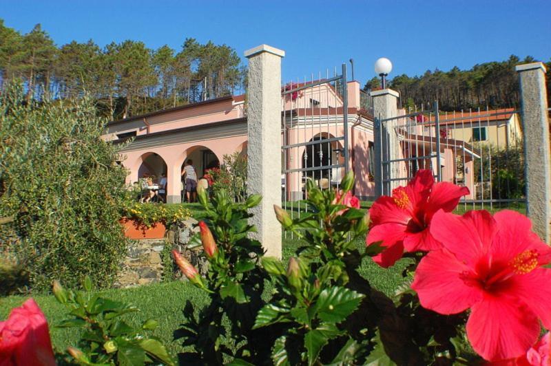 Hotel La Rossola Resort & Natura Бонассола Экстерьер фото