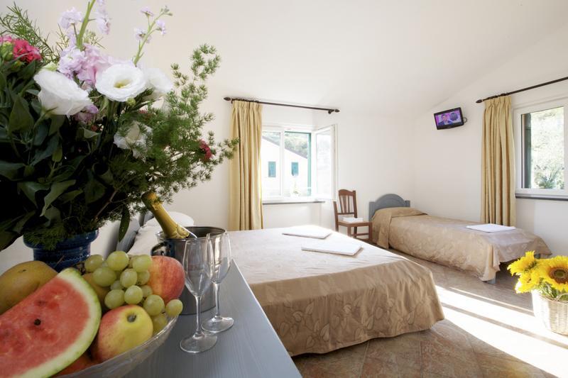 Hotel La Rossola Resort & Natura Бонассола Номер фото