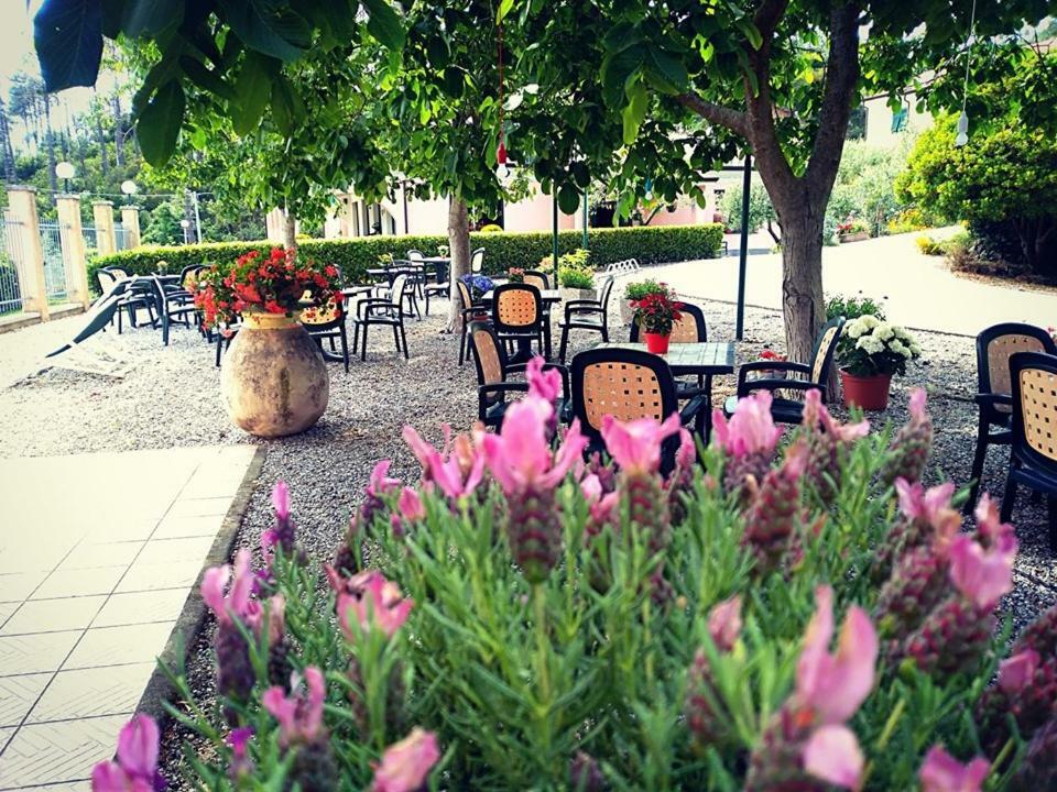 Hotel La Rossola Resort & Natura Бонассола Экстерьер фото